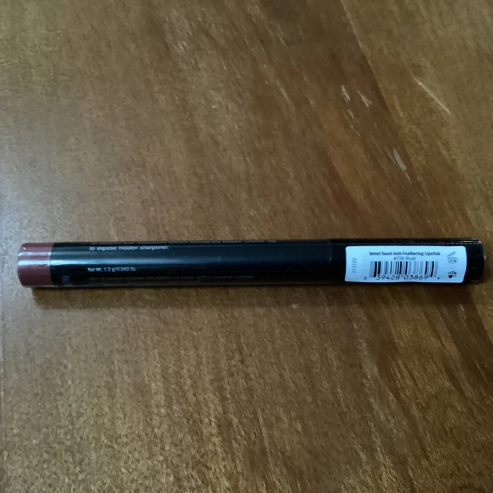 MUA Make Up Academy Velvet Touch Anti-Feathering Lipstick #739 Blush